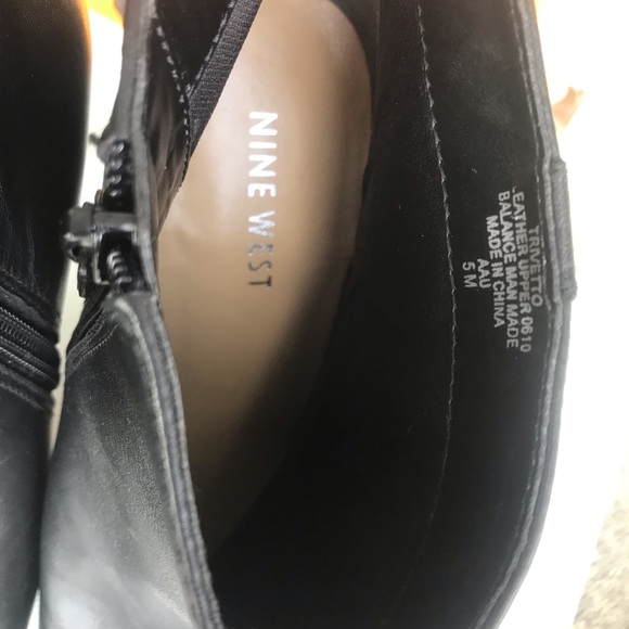 Nine West Glowup Booties. Size 5. Like New - Picture 3 of 4